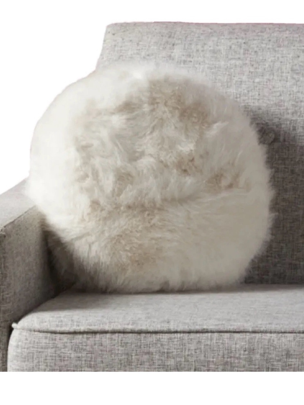 Tahari Faux Fur Accent Pillow Sand Blend 16" Round
Holiday Christmas Decor